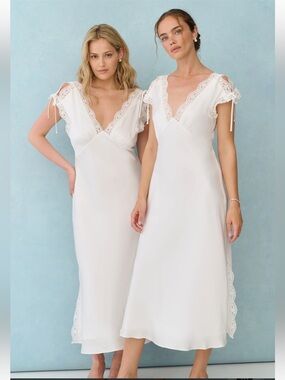 Few Moda Emily Dress NWT Size 6 Bridal Engagement Elegance